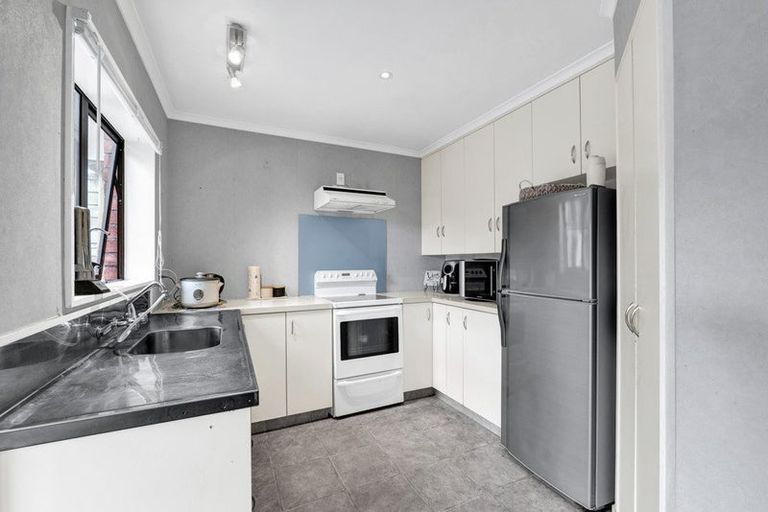 Photo of property in 10 Clawton Street, Westown, New Plymouth, 4310