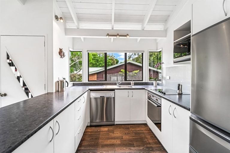 Photo of property in 70b Gledstane Road, Stanmore Bay, Whangaparaoa, 0932