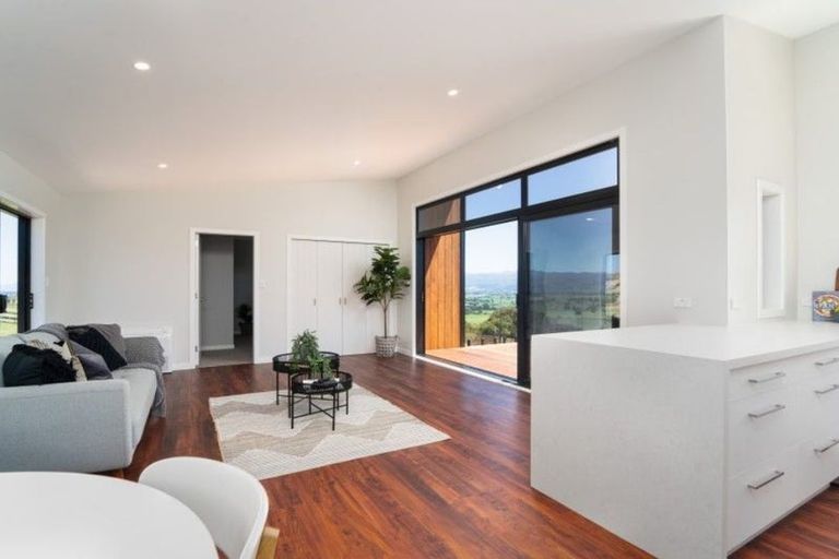 Photo of property in 4 Airstrip Ridge Road, Parkvale, Carterton, 5792