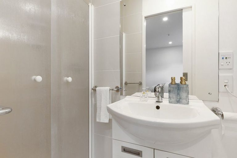 Photo of property in 138a Hinemoa Street, Birkenhead, Auckland, 0626