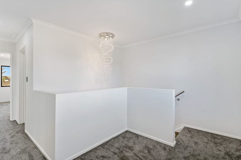 Photo of property in 8e Kent Road, Manurewa, Auckland, 2102