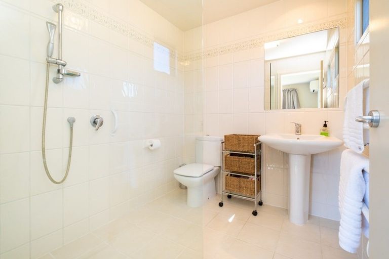 Photo of property in 1 Palmbrook Avenue, Havelock North, 4130