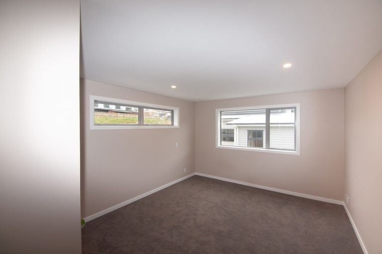 Photo of property in 166 Amesbury Drive, Churton Park, Wellington, 6037