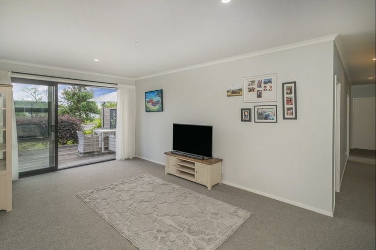 Photo of property in 1 Vanita Drive, Whitianga, 3510