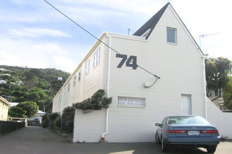 Photo of property in 2/74 Freyberg Street, Lyall Bay, Wellington, 6022