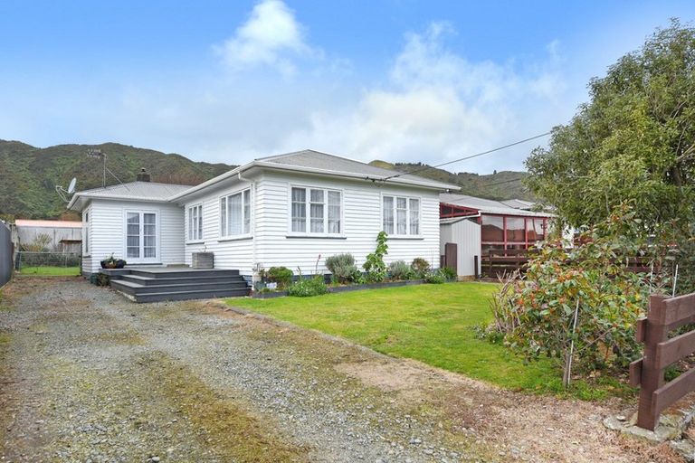 Photo of property in 120 Wise Street, Wainuiomata, Lower Hutt, 5014