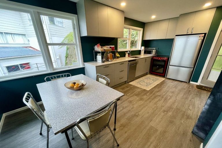 Photo of property in 19 Salford Street, Newlands, Wellington, 6037