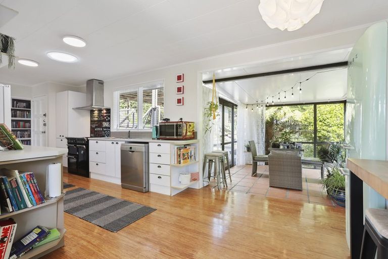 Photo of property in 151 Scenic Drive, Titirangi, Auckland, 0604