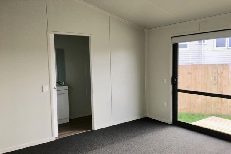 Photo of property in 49a Fairclough Road, Beach Haven, Auckland, 0626