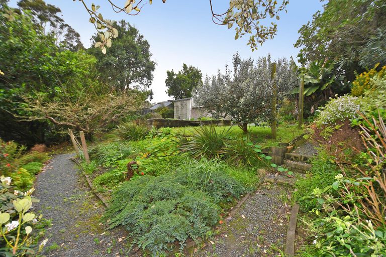 Photo of property in 51 Barrier View Road, Leigh, 0985