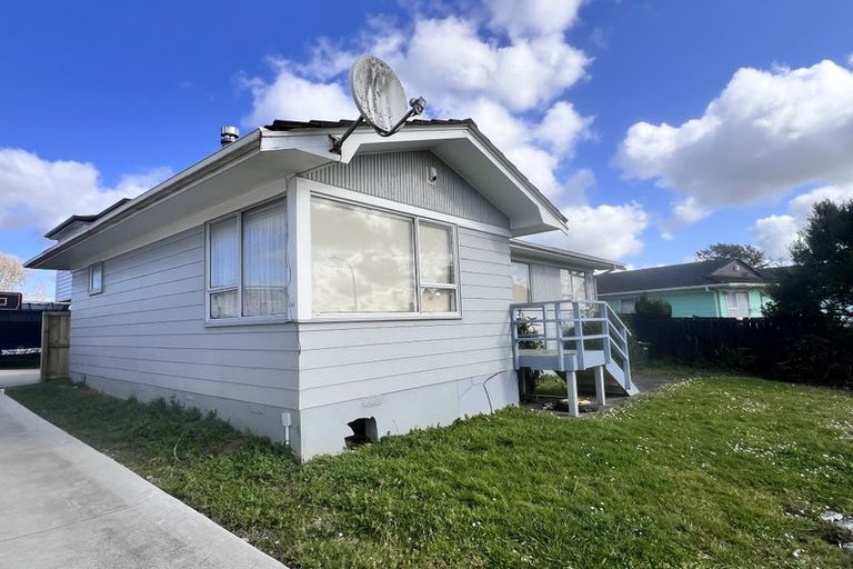 Photo of property in 8 Sharland Avenue, Manurewa, Auckland, 2102
