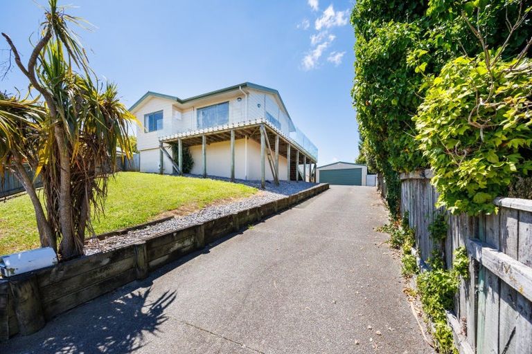 Photo of property in 24 Lydia Place, Kelvin Grove, Palmerston North, 4414