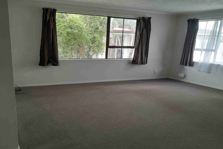 Photo of property in 67b Thurleigh Grove, Karori, Wellington, 6012