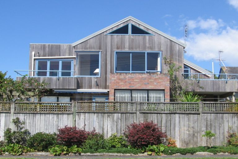 Photo of property in 1/5 Hyde Road, Rothesay Bay, Auckland, 0630