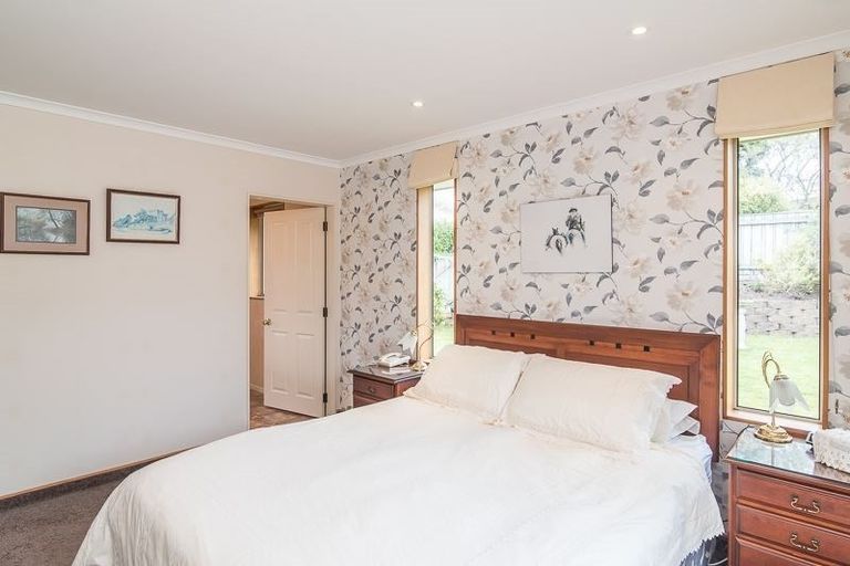 Photo of property in 15 Millennium Hill, Paraparaumu, 5032