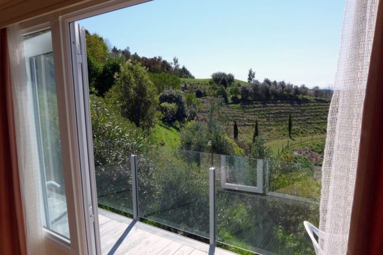 Photo of property in 70 Tironui Drive, Taradale, Napier, 4112