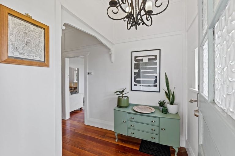 Photo of property in 18 David Street, Westown, New Plymouth, 4310