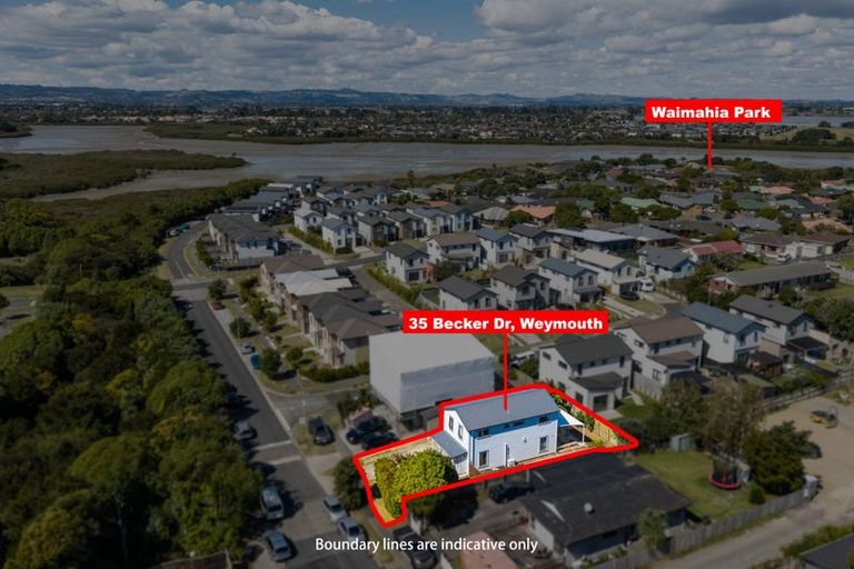 Photo of property in 35 Becker Drive, Weymouth, Auckland, 2103