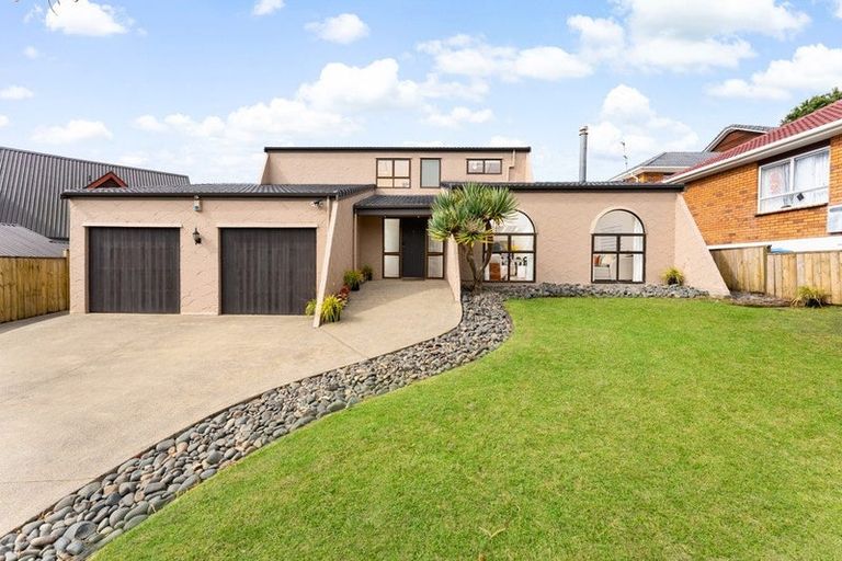 Photo of property in 31 Stranolar Drive, Mount Roskill, Auckland, 1041