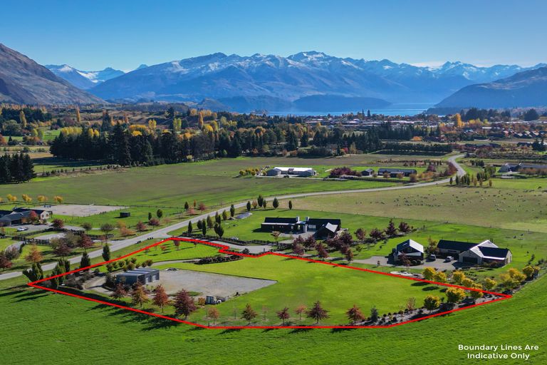Photo of property in 14 Little Orchard Way, Wanaka, 9382