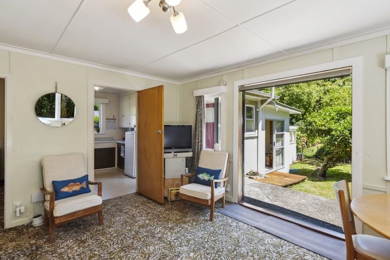 Photo of property in 18 Dell Road, Raumati South, Paraparaumu, 5032