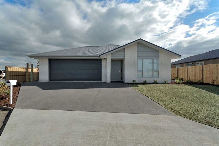 Photo of property in 1 Keeper Close, Woodend, 7610