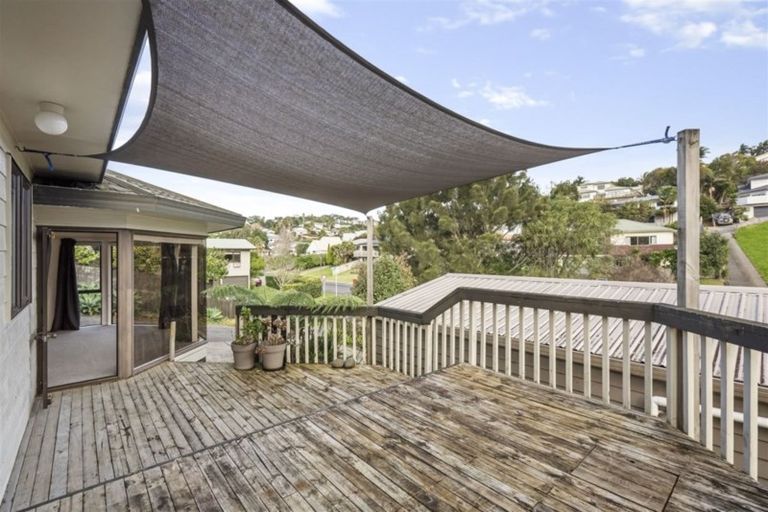 Photo of property in 52 Ferry Road, Arkles Bay, Whangaparaoa, 0932