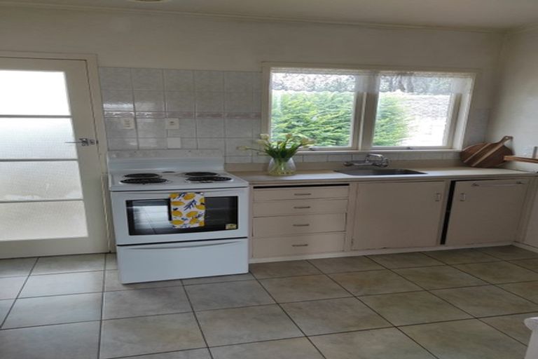 Photo of property in 3/43 Shakespeare Road, Milford, Auckland, 0620