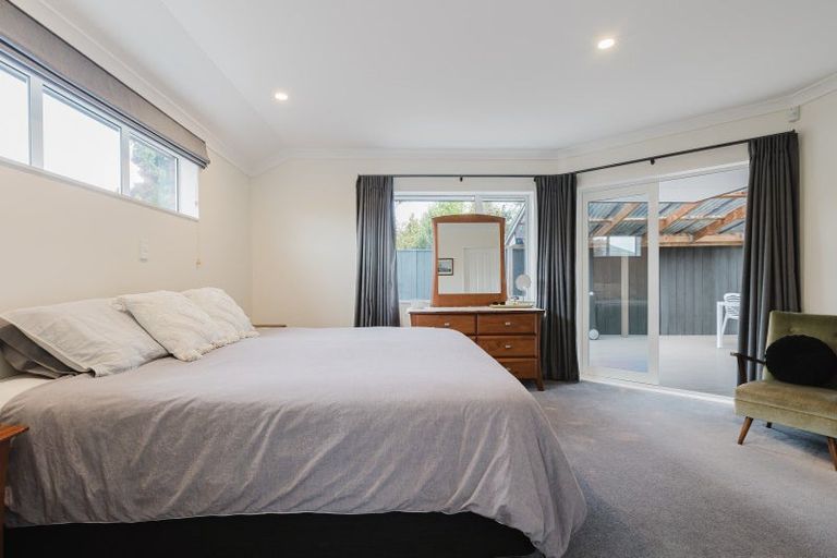Photo of property in 4 Lourie Way, Fitzherbert, Palmerston North, 4410