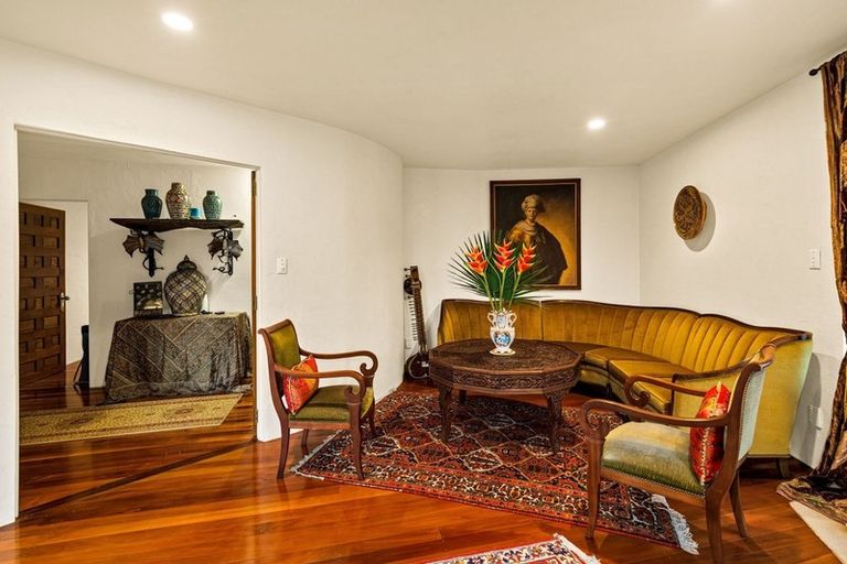 Photo of property in 102 Opanuku Road, Henderson Valley, Auckland, 0612