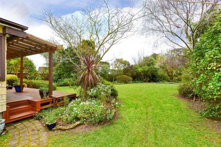 Photo of property in 57 Searells Road, Strowan, Christchurch, 8052