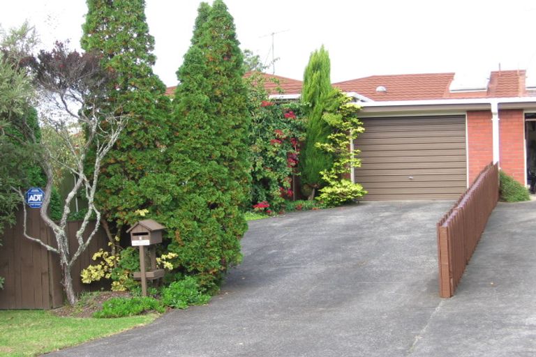 Photo of property in 8b Levaut Place, Half Moon Bay, Auckland, 2012