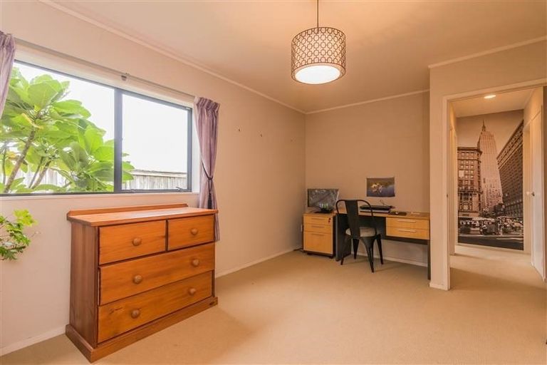 Photo of property in 3/95 Sturges Road, Henderson, Auckland, 0612