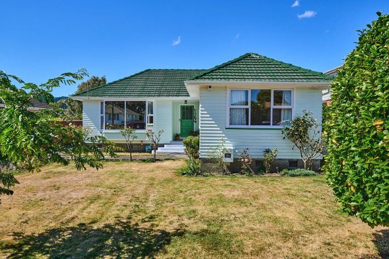 Photo of property in 2a Argyle Grove, Trentham, Upper Hutt, 5018