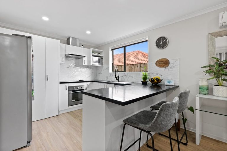 Photo of property in 4 Kumar Place, The Gardens, Auckland, 2105