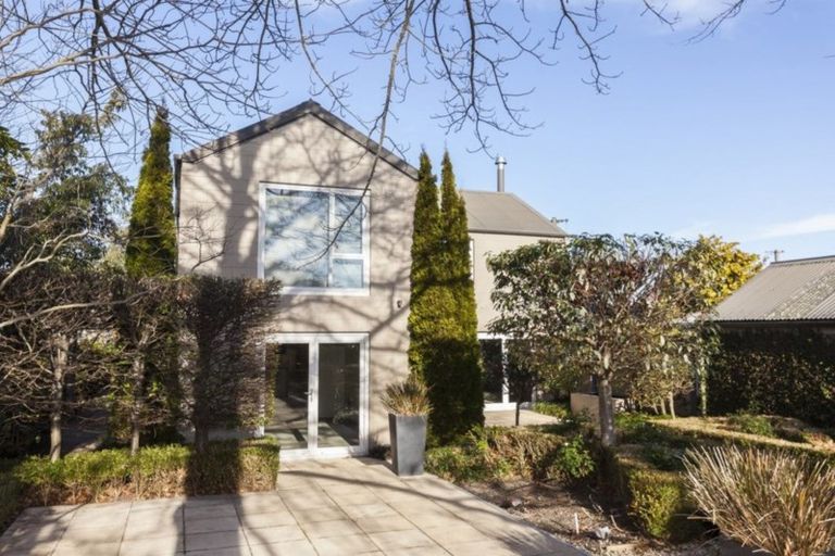 Photo of property in 21 Plynlimon Road, Fendalton, Christchurch, 8052