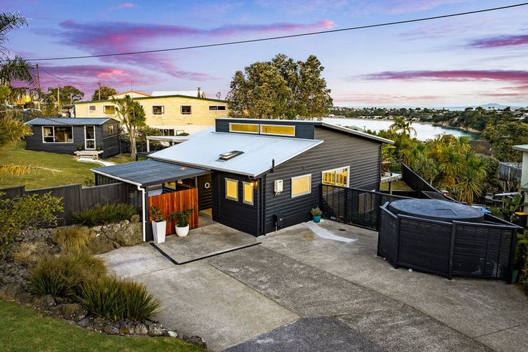 Photo of property in 63 Ardern Avenue, Stanmore Bay, Whangaparaoa, 0932