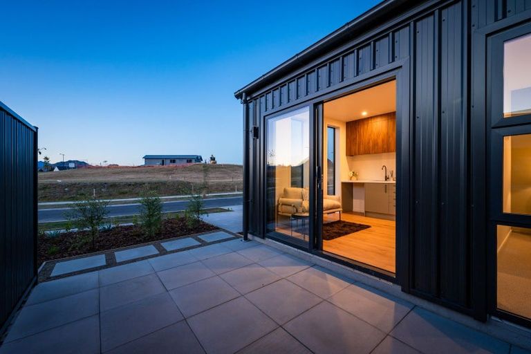 Photo of property in 6 Simpson Crescent, Wanaka, 9305