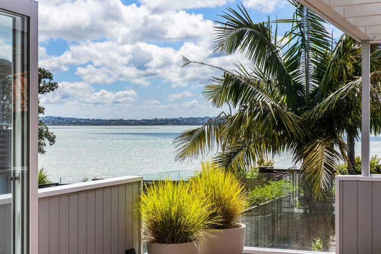 Photo of property in 68 St Michaels Avenue, Point Chevalier, Auckland, 1022