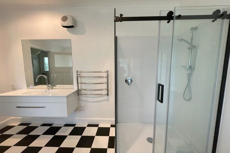 Photo of property in 20 Middle Road, Havelock North, 4130