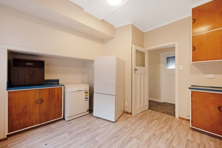 Photo of property in 118 Kelburn Parade, Kelburn, Wellington, 6012