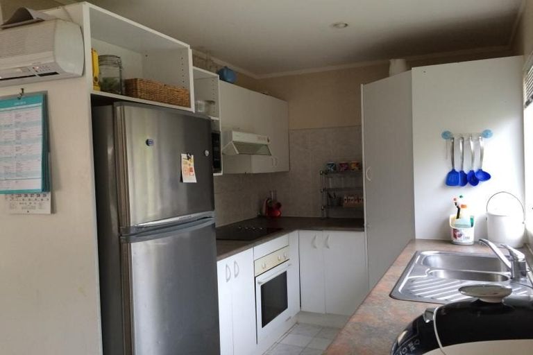 Photo of property in 2/328 Rangatira Road, Beach Haven, Auckland, 0626