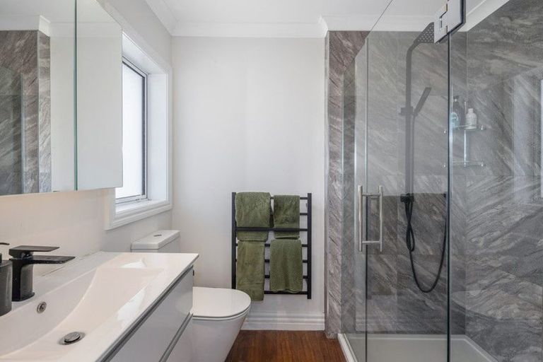 Photo of property in 30 Grumman Lane, Newlands, Wellington, 6037