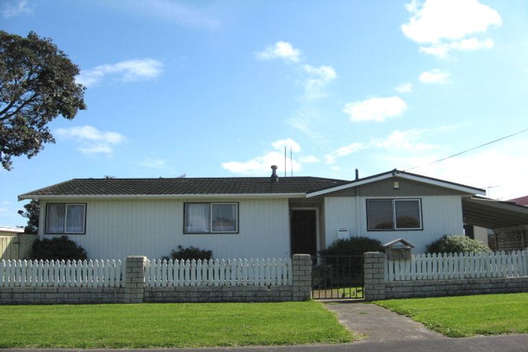Photo of property in 5 Carson Street, Castlecliff, Whanganui, 4501