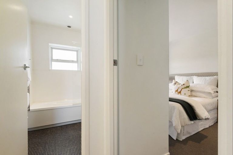 Photo of property in 33 Gwilliam Place, Freemans Bay, Auckland, 1011