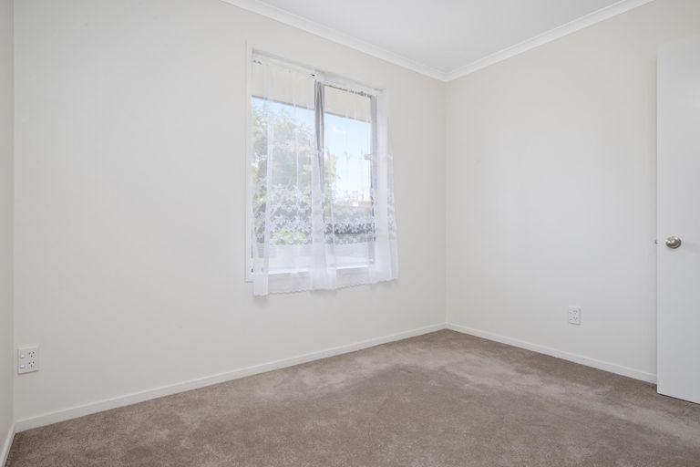 Photo of property in 1 Ranch Place, Pukekohe, 2120