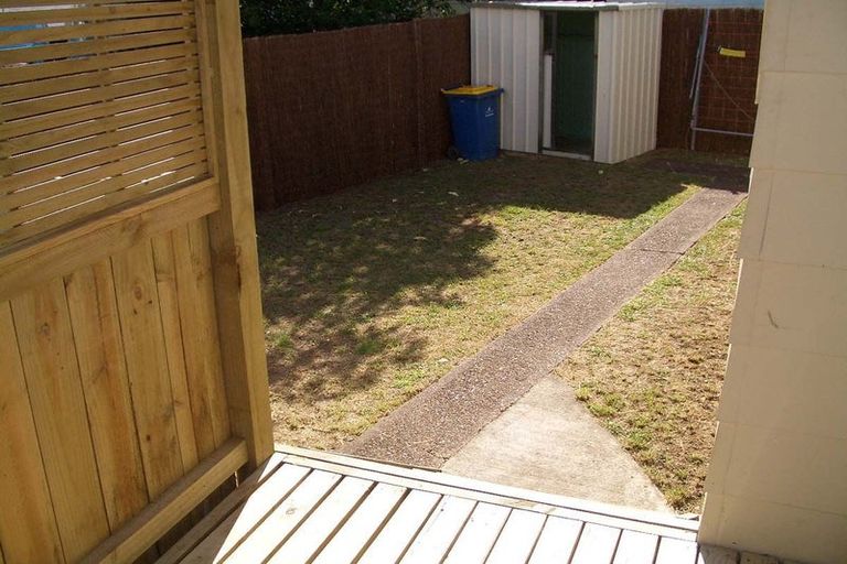 Photo of property in 12 Edwin Freeman Place, Ranui, Auckland, 0612
