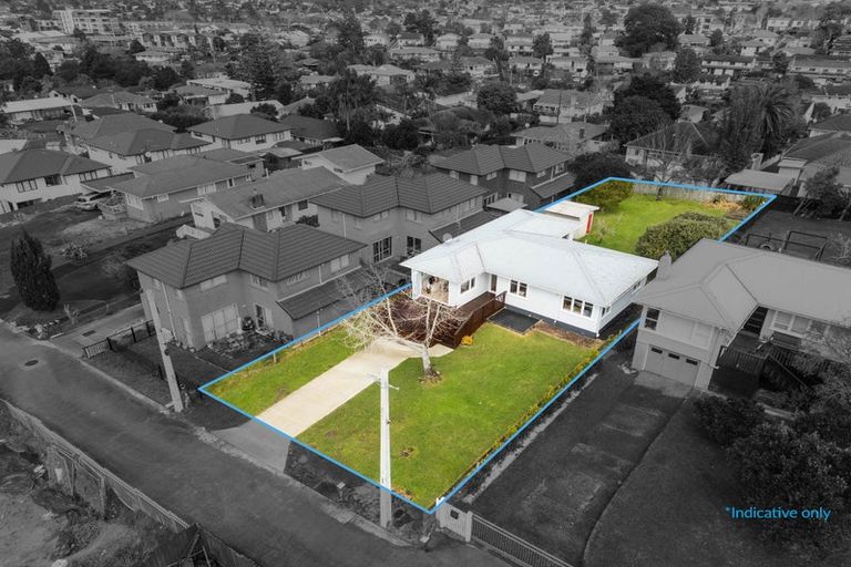 Photo of property in 45 Lynwood Road, New Lynn, Auckland, 0600