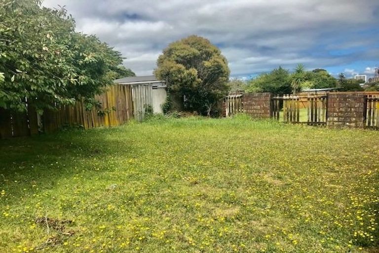 Photo of property in 21 Shalimar Place, Clover Park, Auckland, 2019