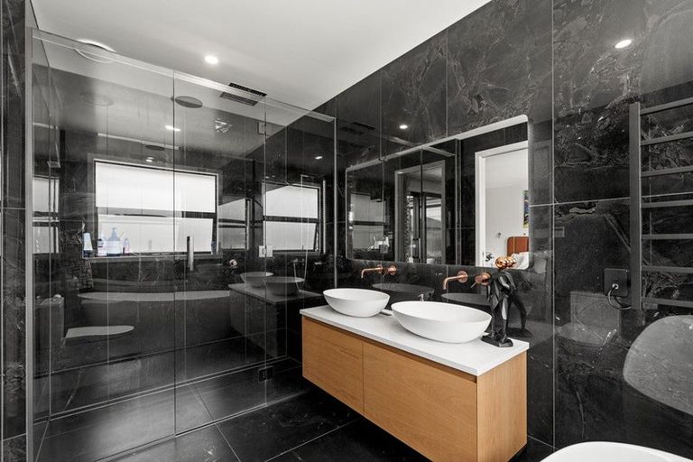 Photo of property in 34 Evelyn Crescent, Marshland, Christchurch, 8083